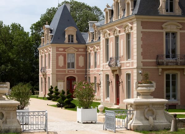 Alexandra Palace, Château / Domaine, Mazières-en-Gâtine, Nouvelle-Aquitaine, France